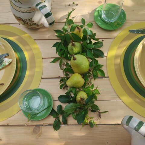 La tavola estiva: un trionfo di giallo e verde